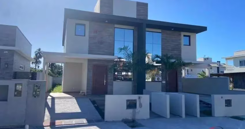 Casa nova com 03 suítes à venda na praia da cachoeira do bom jesus - florianópolis - sc