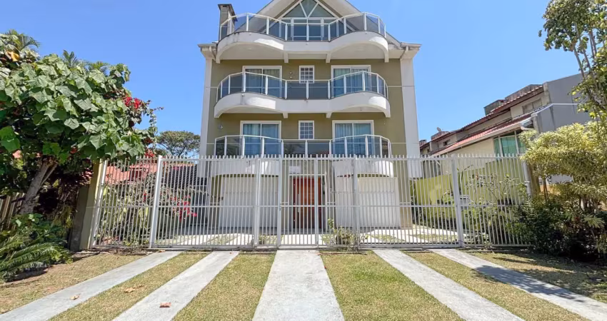 Apartamento em caiobá com 2 vagas de garagem, 2 quartos (com varanda), sacada privativa e churrasqueira.