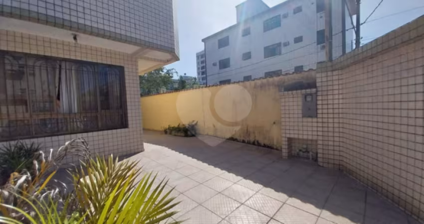 Linda Casa na Aparecida em Santos - SP.