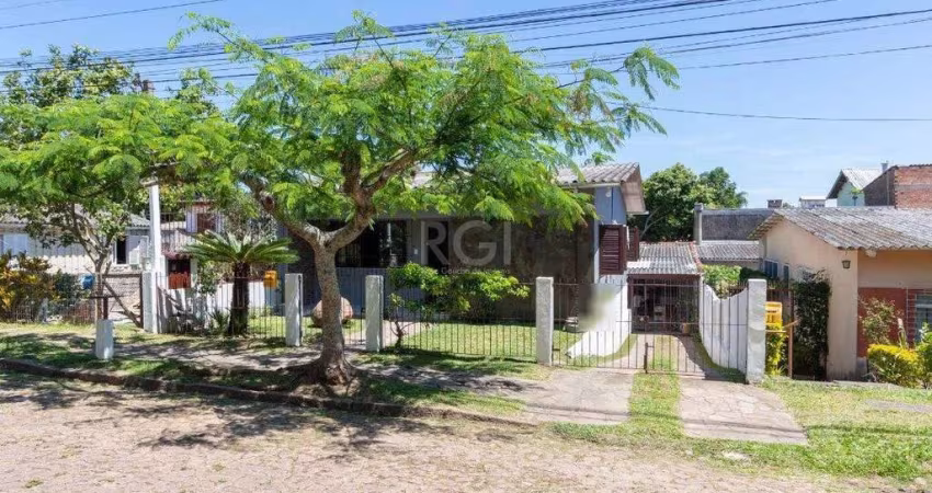 Casa para Venda - 110m², 2 dormitórios, sendo 1 suíte, 3 vagas - Espirito Santo