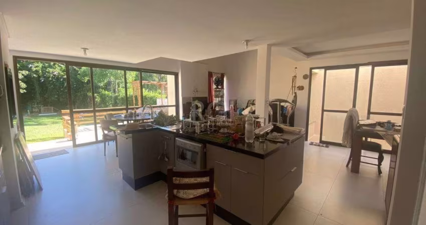Casa Condominio para Venda - 300m², 3 dormitórios, sendo 3 suites, 4 vagas - Ter