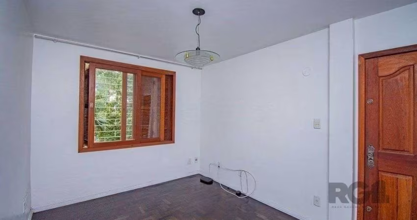 Excelente apartamento de 78m² com 3 dormitórios no bairro Petrópolis.