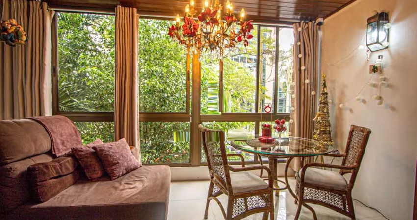 Apartamento mobiliado com 4 quartos, hidromassagem e 2 vagas -254 m²- Petrópolis