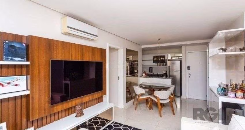 Apartamento 2 dormitórios, 1 suíte, 2 vagas no Bairro Petrópolis