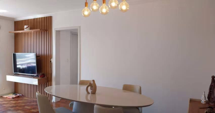 Apartamento de 2 dormitórios com vaga de garagem e sacada no Bairro Santana
