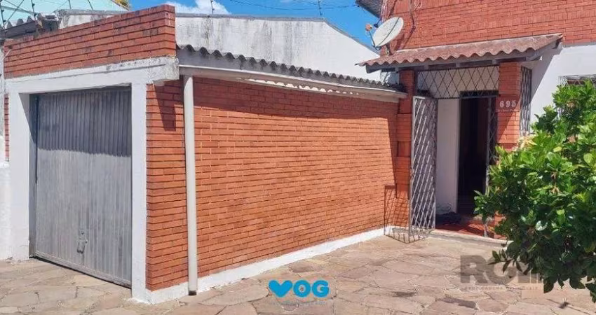 CASA COM EXTENSO PÁTIO NO CAMAQUÃ