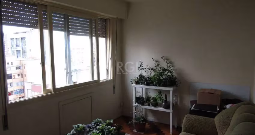 Apartamento 3 dormitórios e 1 vaga de garagem no centro histórico de poa
