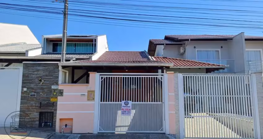 Casa com 2 quartos para alugar no Velha Central, Blumenau 