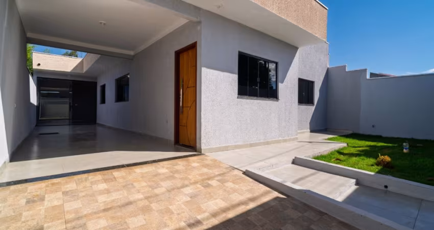 Casa com 3 dormitórios, 2 banheiros e 3 vagas de garagem à Venda por R$ 480.000,00