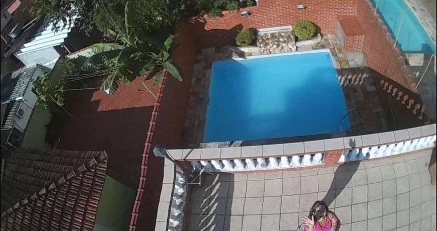 CASA TRÊS DORMITÓRIOS NO BAIRRO MARAPÉ - cód 2408