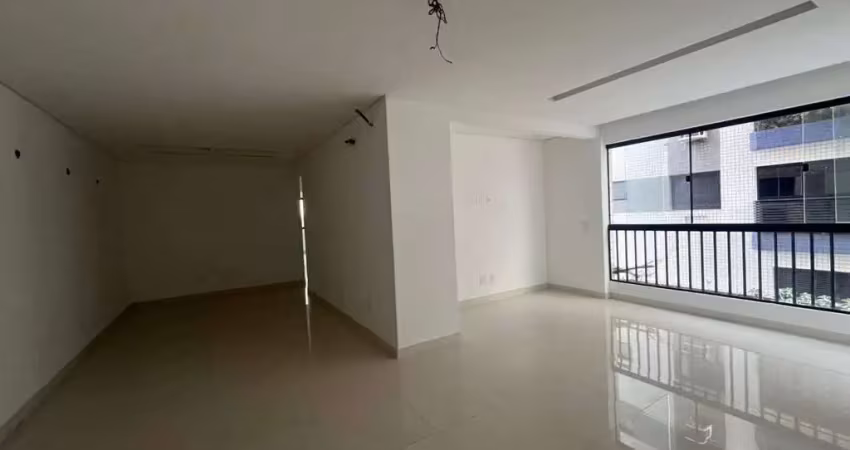 Apartamento lateral praia de 3 quartos sendo 1 suíte e 1 dependência, pompéia santos.