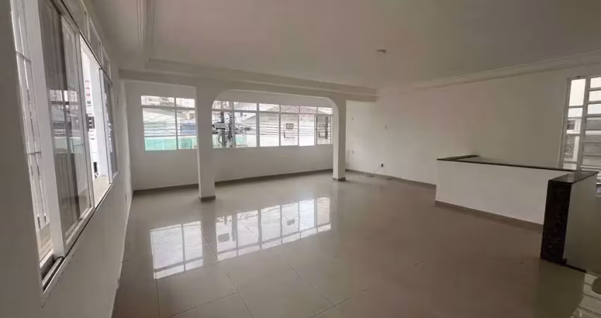 Sobreposta alta de 3 dormitórios + 1 dependência na ponta da praia santos