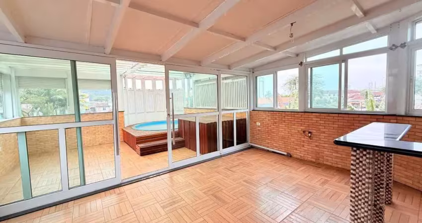 Casa à venda em vila belmiro, santos – 260 m² de área interna por r$ 1.020.000