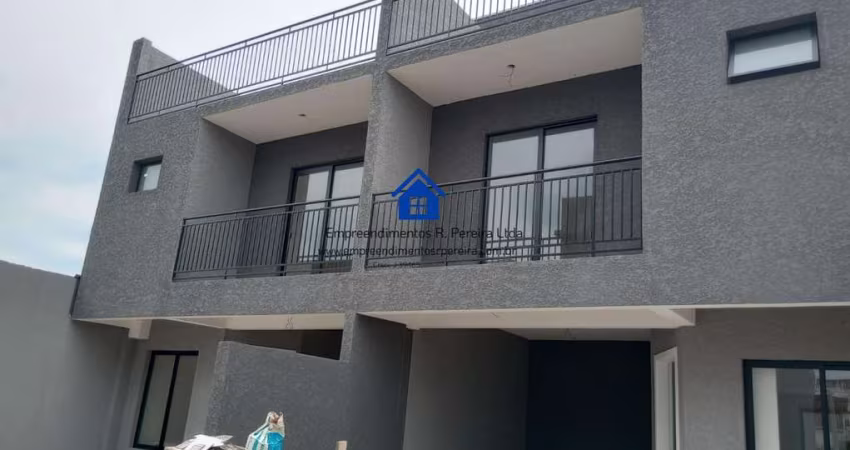 Sobrado para Venda em Curitiba, Santa Cândida, 3 dormitórios, 1 suíte, 3 banheiros, 3 vagas