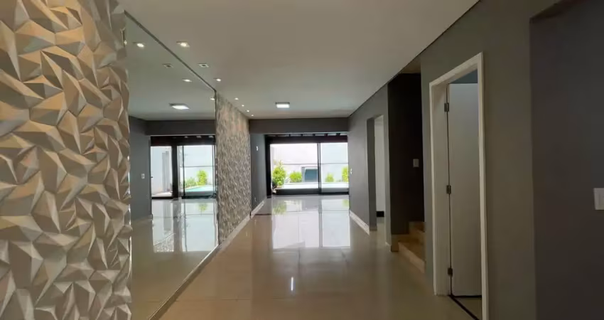 Excelente sobrado com 3 dormitórios sendo 1 suíte, com 162 m² em condomínio fechado na vila do golf.