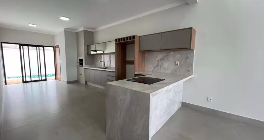 Excelente casa térrea em condomínio com 3 suítes, com 151 m².