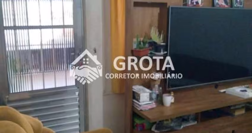 Sobrado Frontal no Conjunto Residencial Prestes Maia - 120m² - 3 Dormitórios - 1 Vaga