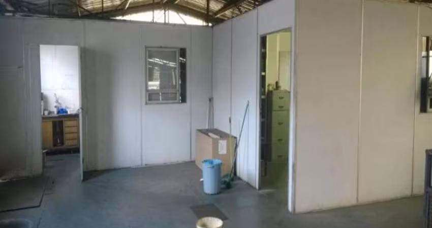 GALPÃO EM TERRENO 10X36