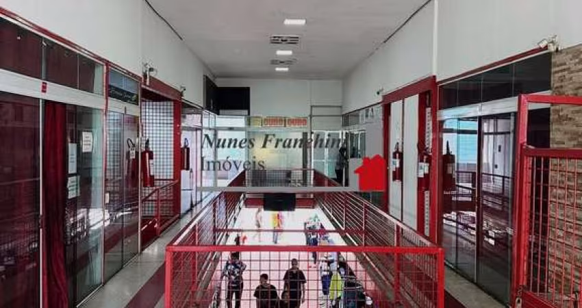 Ponto comercial com 1 sala para alugar na Rua Doutor Cincinato Pomponet, 126, Lapa, São Paulo