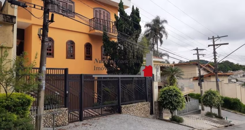 Imperdível sobrado de luxo com 4 suítes, 400m² e 6 vagas na Vila Albertina, São Paulo-SP!