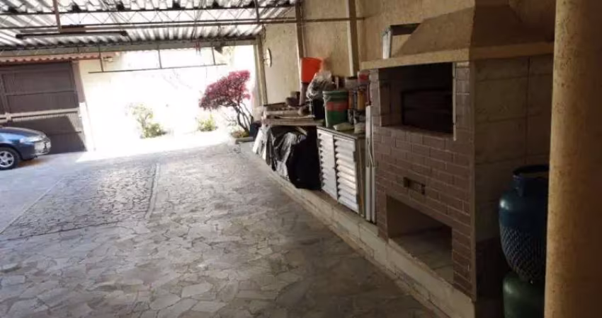Sobrado espaçoso e versátil para locação no bairro limão, são paulo-sp! 5 quartos, 2 suítes, 2 salas, 4 banheiros, 8 vagas de garagem e 300m² de área. aluguel a partir de r$ 5000,00.