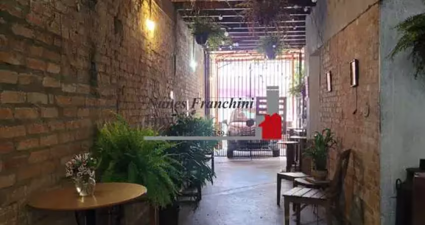 Casa com 2 quartos para alugar na Rua Desembargador do Vale, 449, Pompéia, São Paulo