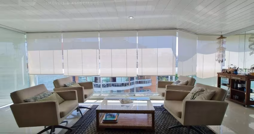 Apartamento pé na areia à venda na Riviera de São Lourenço no módulo 7