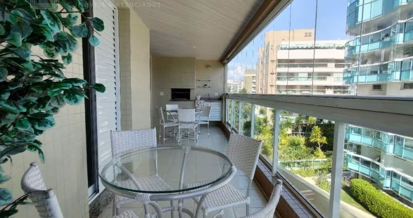 Apartamento com vista para o mar à venda na Riviera de São Lourenço no módulo 7