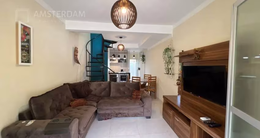 LOCAÇÃO ANUAL EM CONDOMINIO - CASA CLIMATIZADA, 2 DORMITORIOS.