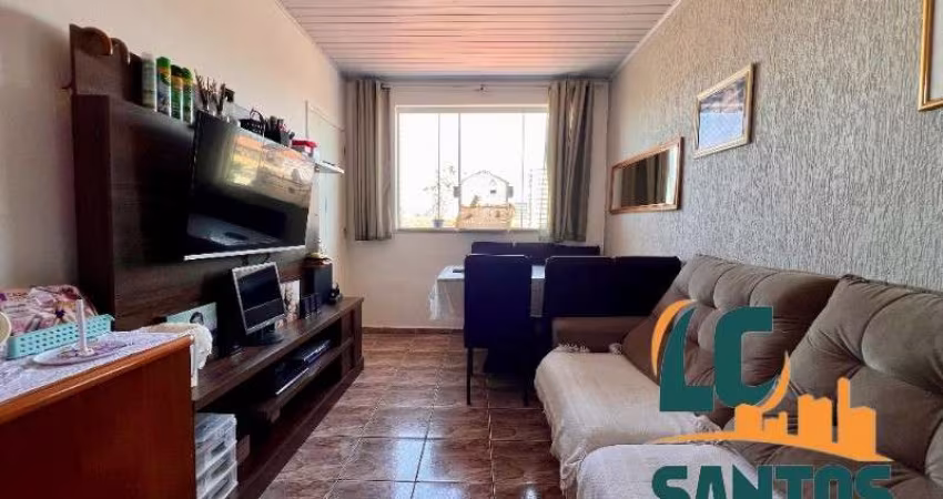 Apartamento no Macuco de 2 dormitórios, Sala pra 2 ambientes e Vaga de garagem.