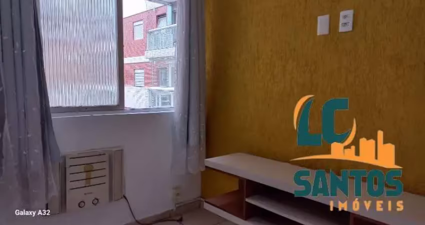 Apartamento de 1 dormitório na quadra da praia do boqueirão .
