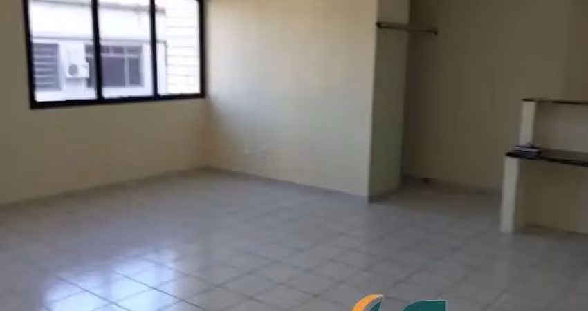 Sala comercial à venda na vila mathias, santos ? 48m², vaga, copa e banheiro. localização estratégica entre canal 3 e ana costa. aceita permuta!