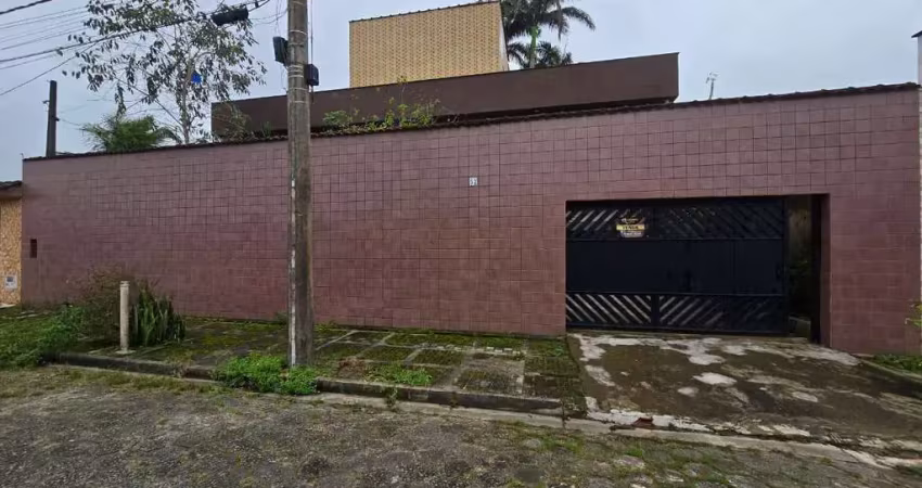 Casa para venda em mongaguá, aviação, 3 dormitórios, 1 suíte, 4 banheiros, 4 vagas