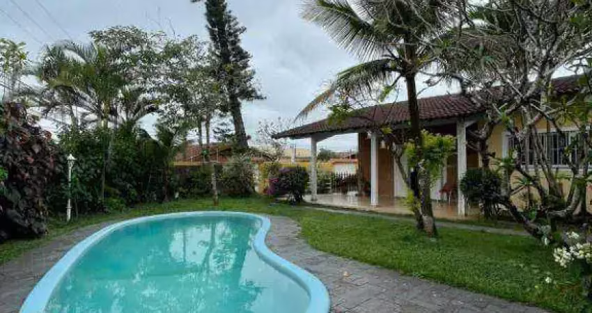 Linda casa LADO PRAIA DE LOTE INTEIRO COM PISCINA de 5 dormitórios à venda, 183 m² por R$ 980.000 - Parque Balneário Itanhaem - Itanhaém/SP