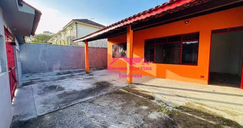 Casa isolada em lote inteiro à venda na praia de mongaguá