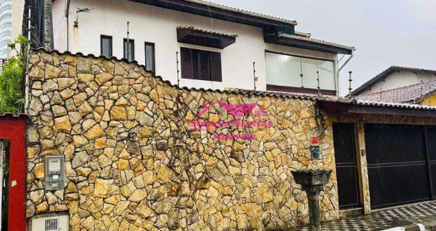Casa pé na areia  de alto padrão no centro de mongaguá