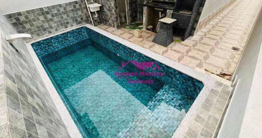 Casa nova com 02 dormitórios e psicina na praia de mongaguá