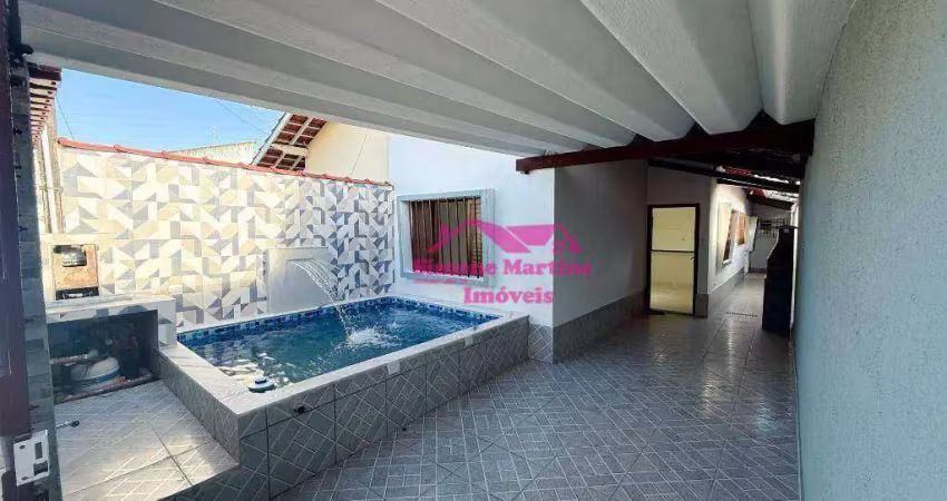 Casa revitalizada com piscina á venda na praia de itanhaém