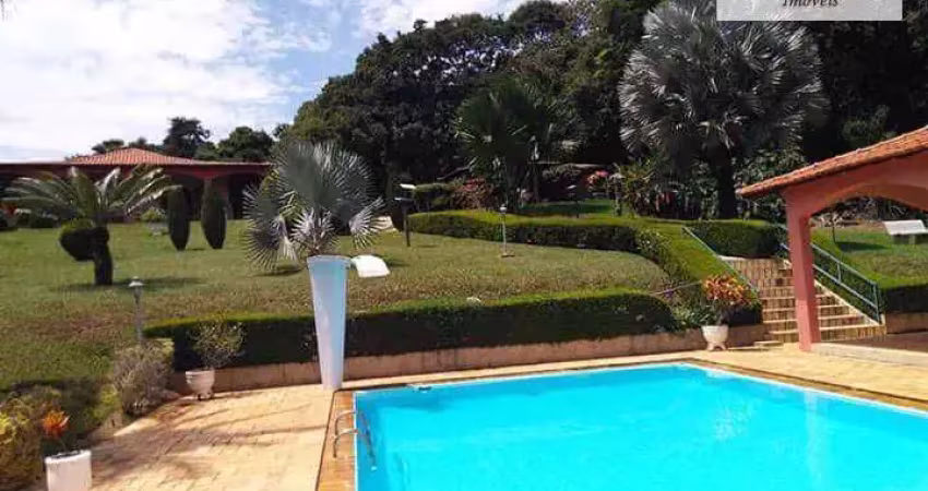 Belíssima chácara com lindas paisagens naturais, com 6 dormitórios à venda, 24000 m² por R$ 1.700.000 - Bairro dos Cubas - Socorro/SP