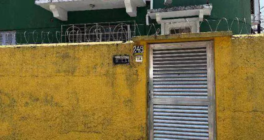 Ótima sobrado de esquina todo isolado para fins comerciais bem localizada .