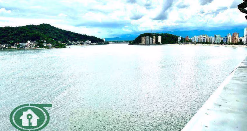 Apartamento com uma vista deslumbrante do oceano.