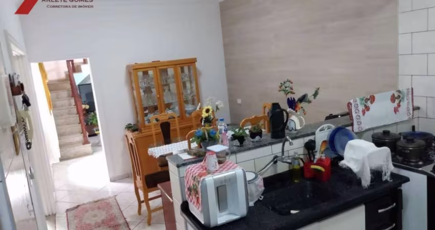 Sobrado com 3 dormitórios à venda, 230 m² por R$ 550.000,00 - Parque São Vicente - Mauá/SP
