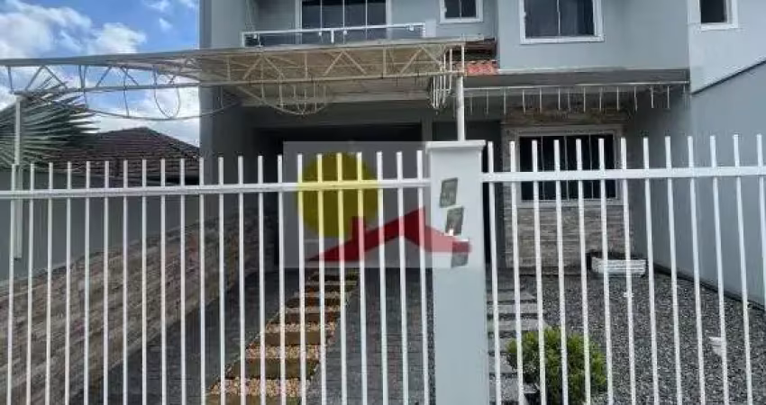 Casa com 3 quartos para alugar na Vila Nova, Joinville 