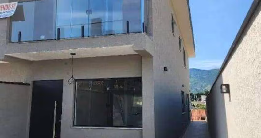 Casa á venda  no Jd. Guarujá Próximo á Av. Lucas Garcês- Atibaia.