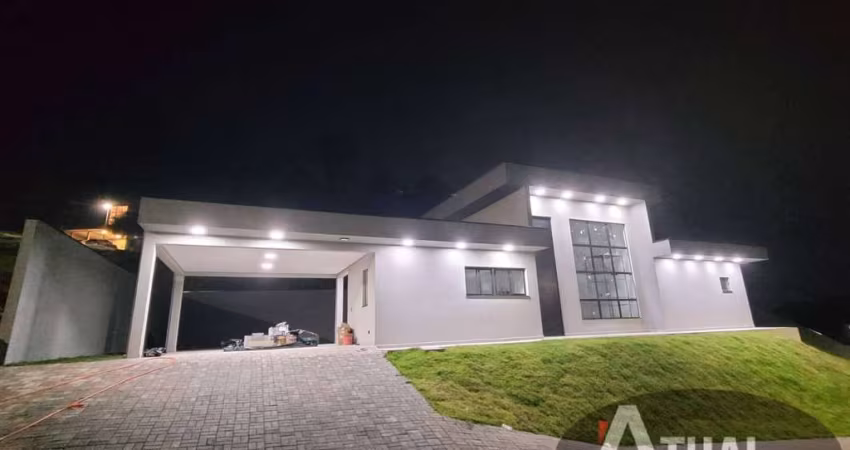 Casa 3 dorm., Condomínio  em Atibaia, junto  natureza
