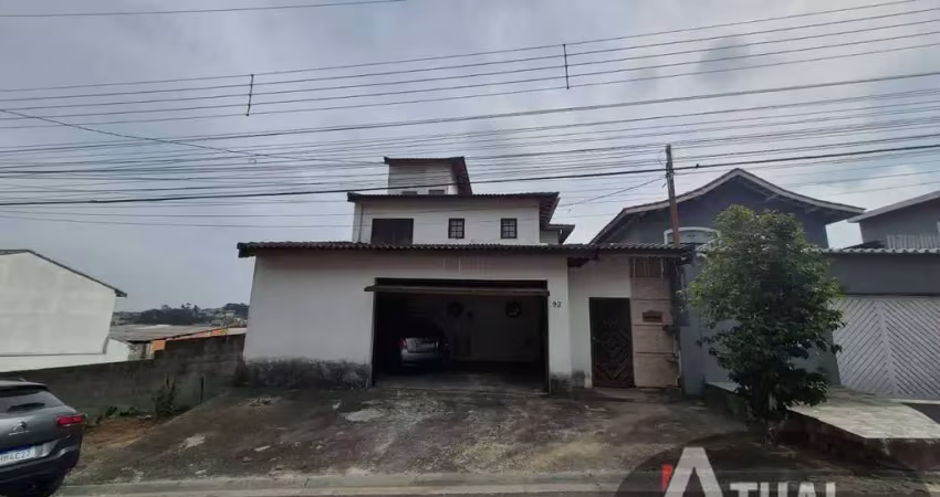 Sobrado a venda em mairiporã centro de terra preta valor 899.000.00.