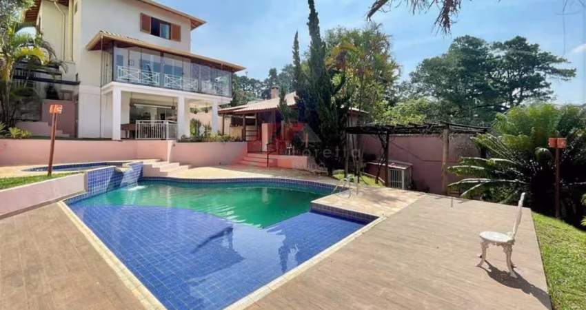 Imperdível Casa em Condomínio à Venda em Carapicuíba-SP, Chácara das Paineiras: 3 quartos, 3 suítes, 1 sala, 5 banheiros, 6 vagas, 357,99m².