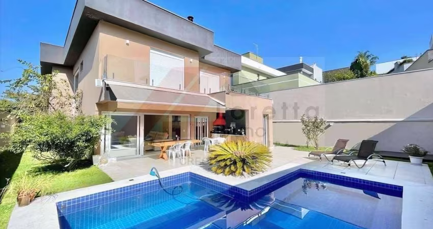 Casa de Luxo em Condomínio à Venda em Cotia-SP, Bairro Moinho Velho: 4 Quartos, 4 Suítes, 5 Banheiros, 4 Vagas, 316m².