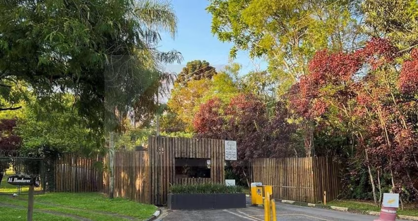 Casa de luxo em condomínio à venda em Jandira-SP: 5 quartos, 5 suítes, 6 banheiros, 4 vagas, 383m².