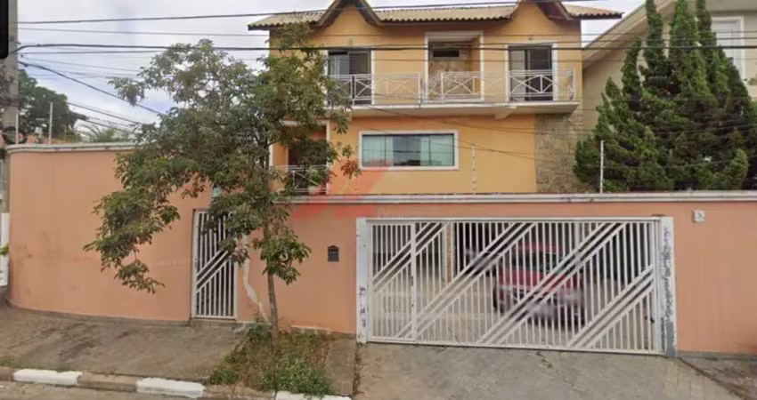 Imperdível! Casa à venda em Osasco-SP, bairro Adalgisa, 3 quartos, 3 suítes, 1 sala, 4 banheiros, 6 vagas, 339,61m². Confira!
